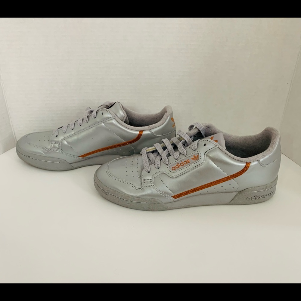 Women’s Adidas sneakers